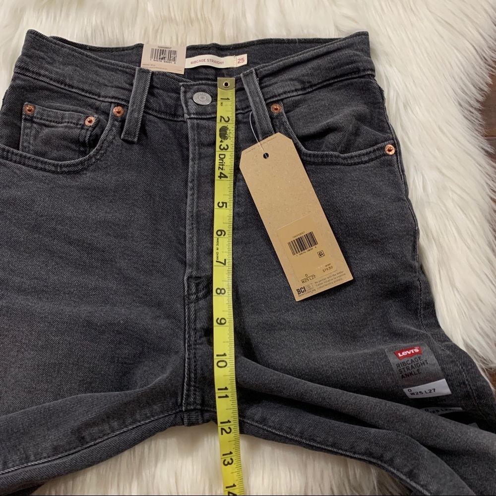 Levi's Worse For Wear Black Ribcage Straight Jeans - Picture 4 of 9